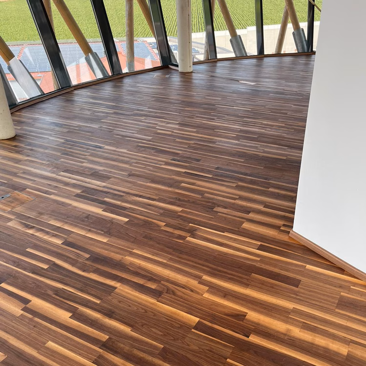 Parkettboden renovieren nach Wasserschaden